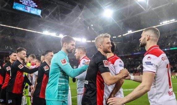  帕德博恩客场虫属性再现不敌弱旅尝败绩