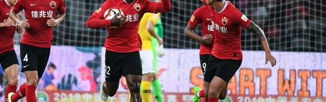  卡利亚里锋霸独中三元，助球队逃离降级区