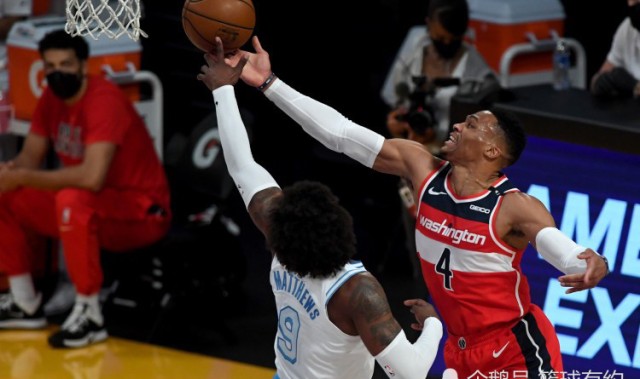  瓦兰丘纳斯30+15鹈鹕胜奇才  