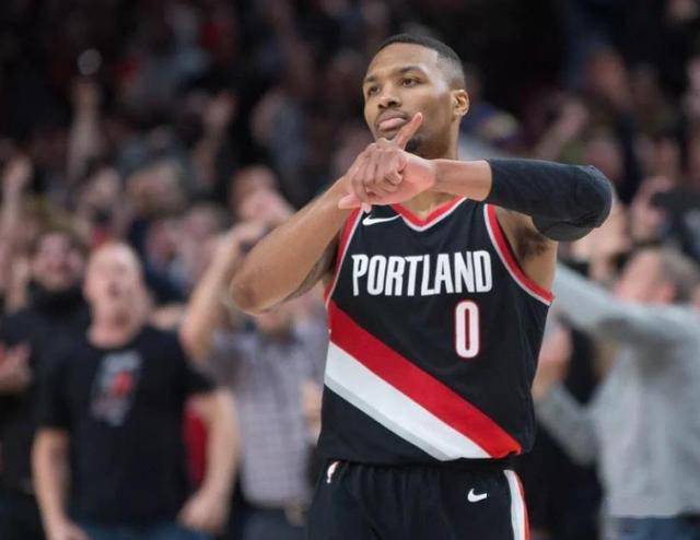  利拉德超远三分压哨绝杀，开拓者主场击退东部领头羊