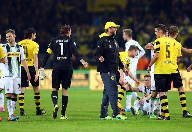  帕德博恩青年军崛起，青春风暴席卷德甲赛场  